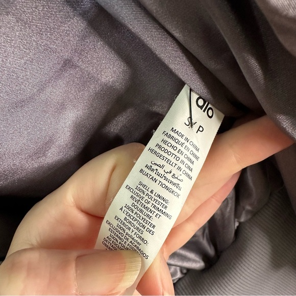 ALO YOGA FAUX FUR FOXY JACKET in FOG SZ S - Picture 8 of 11